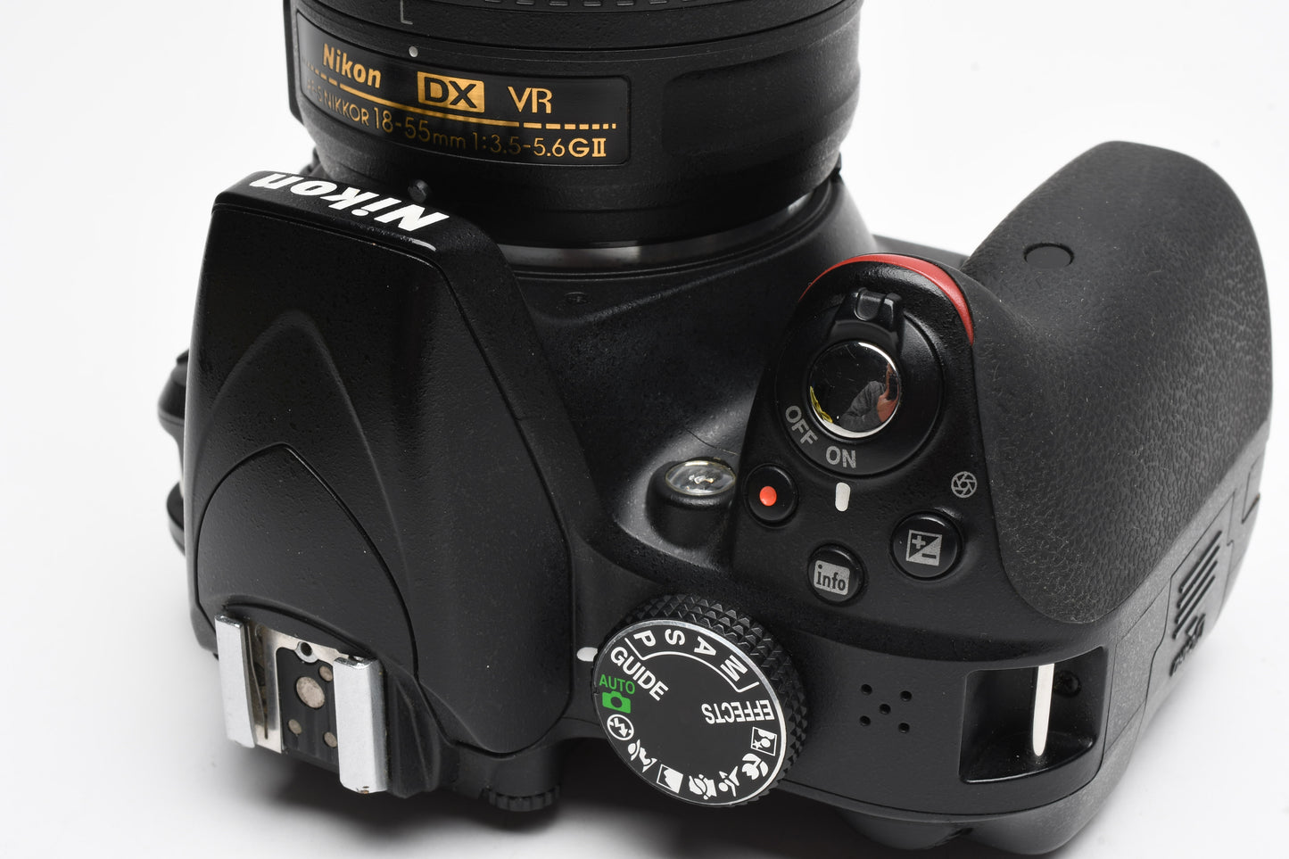 Nikon D3300 DSLR w/18-55mm zoom Batt, charger, strap, Only 15,380 Acts