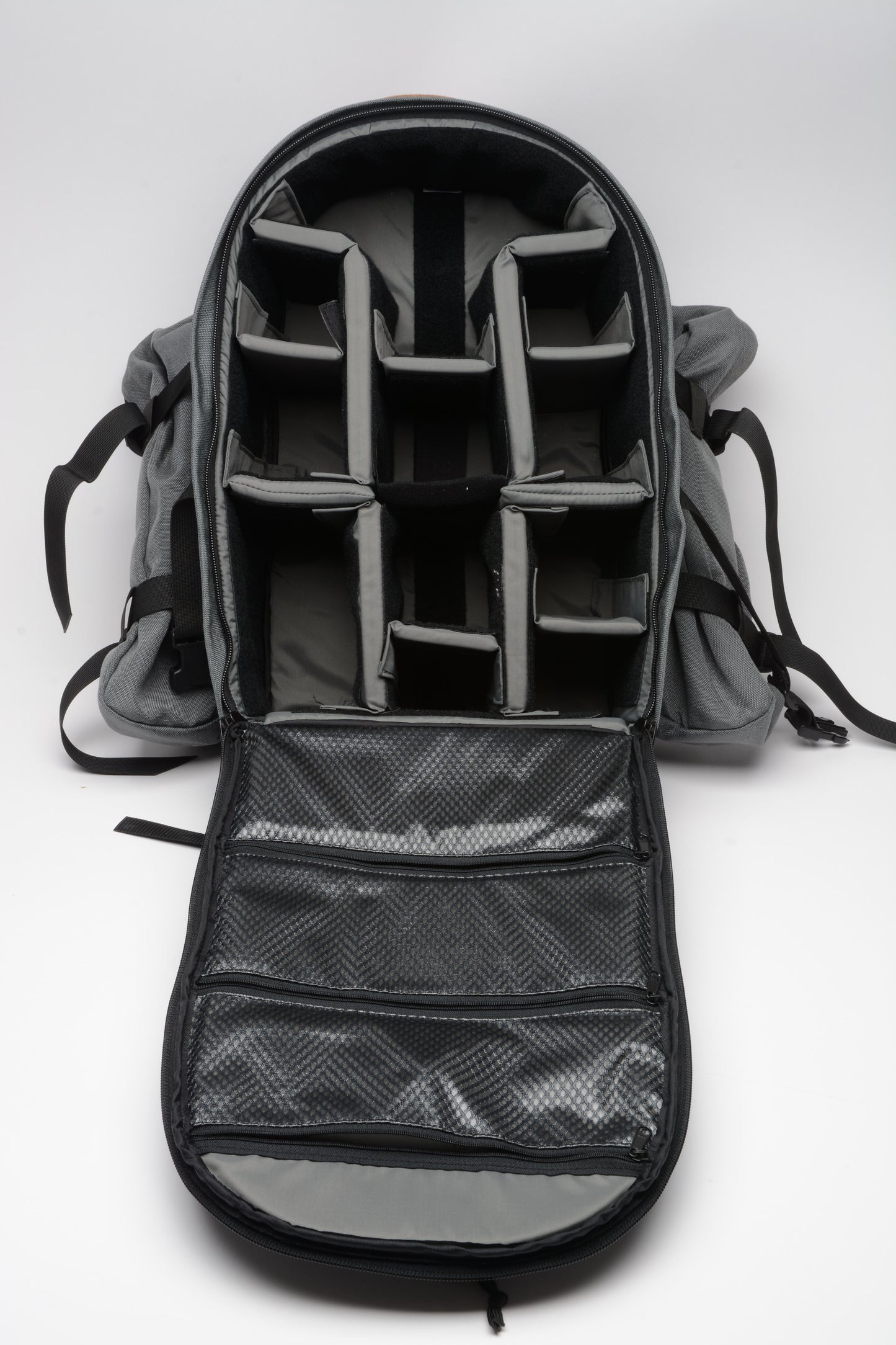 Tamrac Backpack (1980/1990s style) Gray, Side pockets, Great! ~17x12x7"