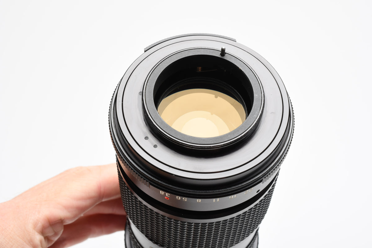 Vivitar 85-205mm f3.8 Telephoto zoom lens w/M42 mount, caps, case, Clean!