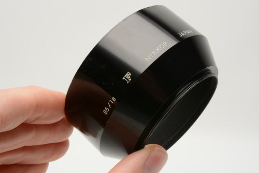 Nikon F Nikkor 85mm f1.8 Screw On Metal Lens Hood 52mm