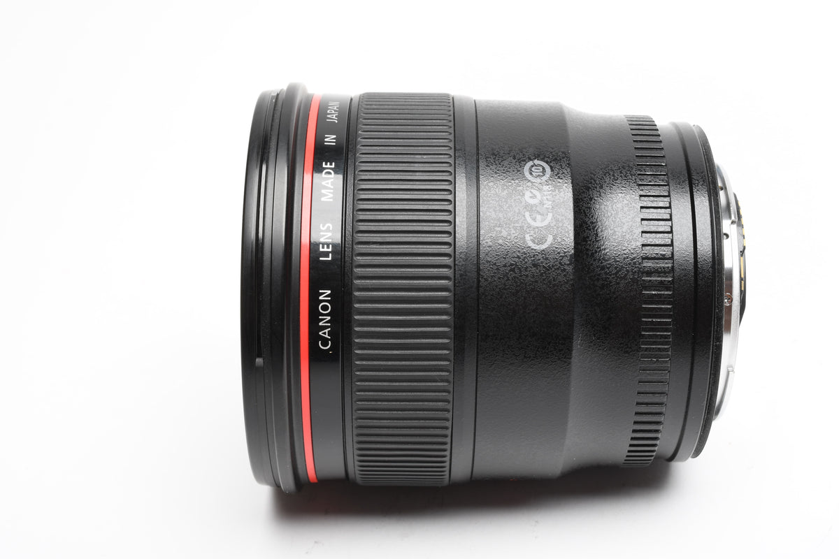 Canon EF 24mm f1.4 L II USM Lens, Very clean and sharp!