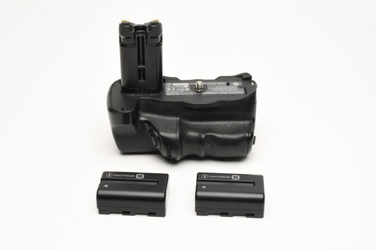 Sony VG-C77AM Battery grip + 2X Sony batteries, Light use, very clean