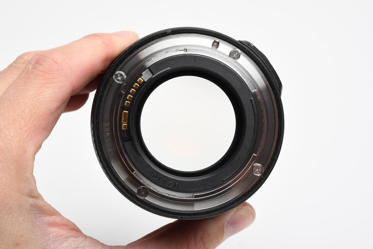 Canon EF 24mm f1.4 L II USM Lens, Very clean and sharp!