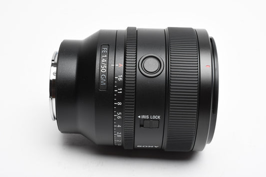 Sony FE 50mm F1.4 GM lens SEL50F14GM w/Case, Hood, Caps, UV, Mint-