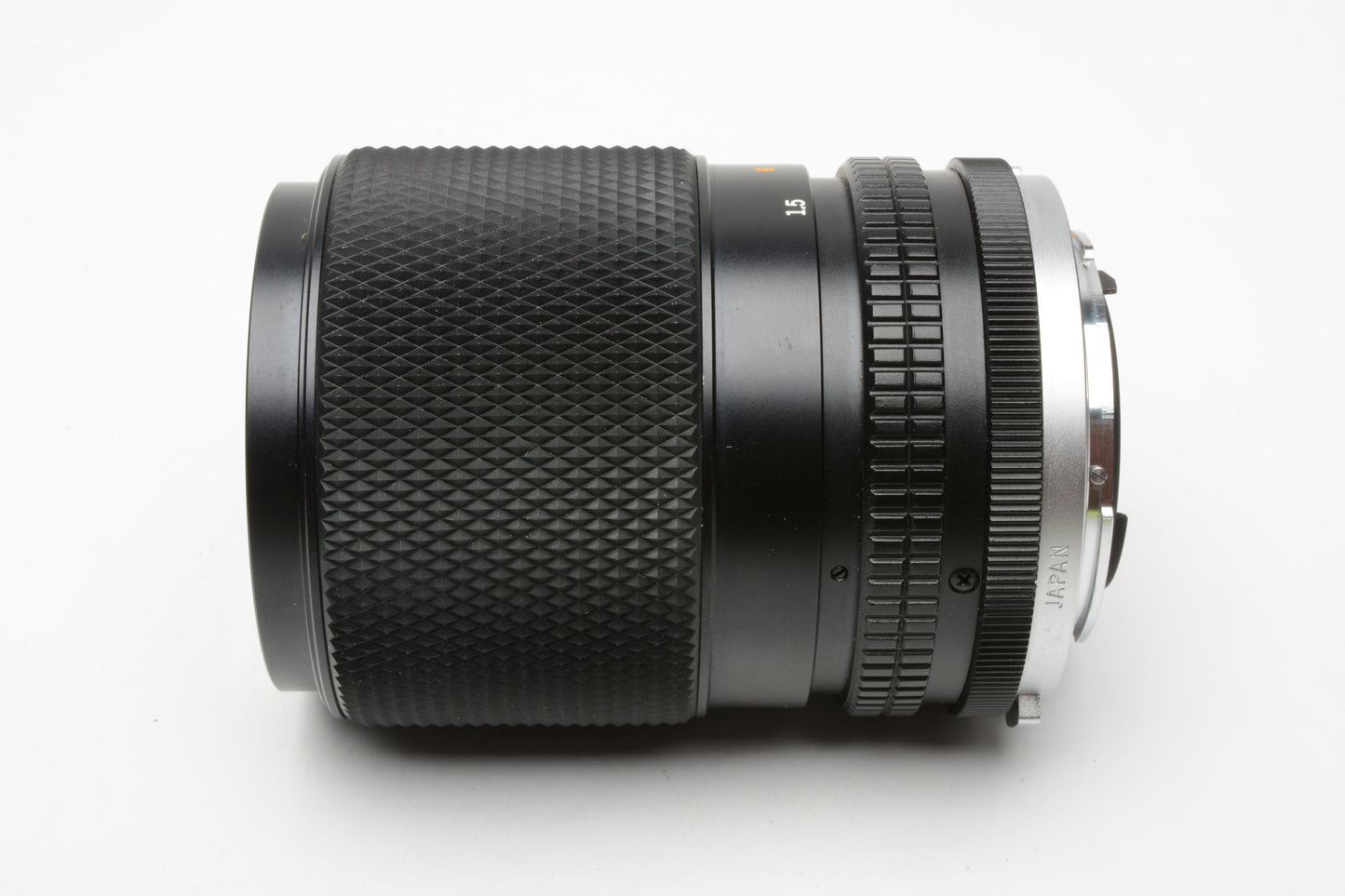 Olympus OM Zuiko 35-105mm f3.5-4.5 zoom lens, Hood, Caps, UV, Mint-