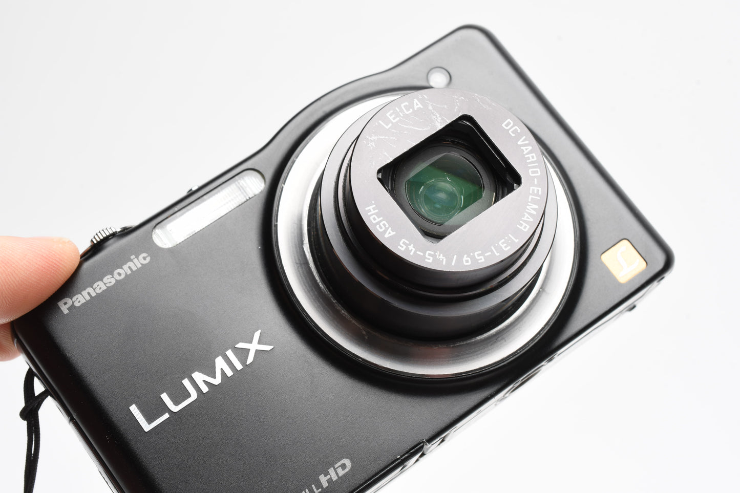 Panasonic Lumix DMC-SZ7 14.1MP Digital Point & Shoot camera, 2Batts, case, Great!