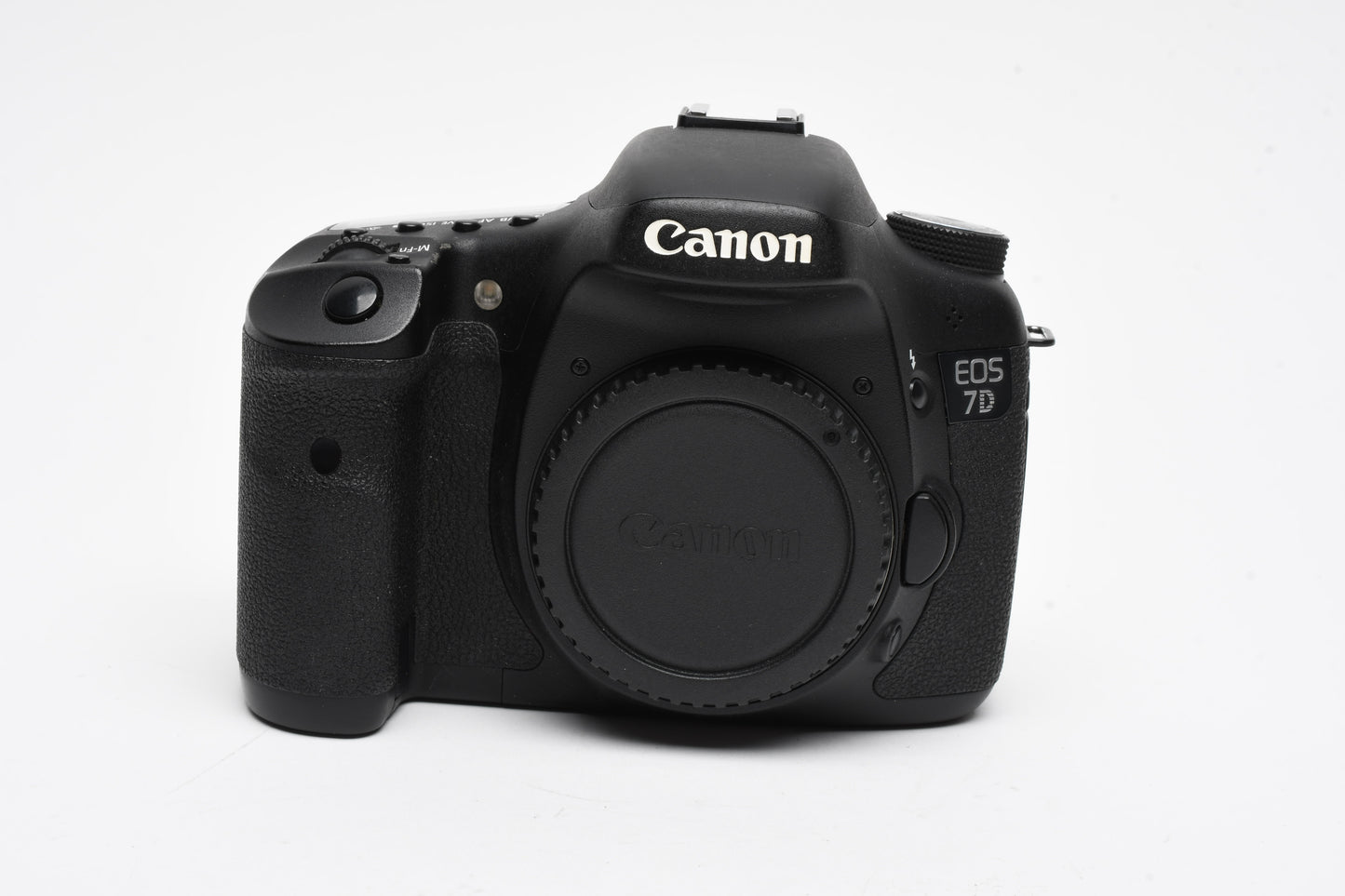 Canon EOS 7D 18MP DSLR body w/ 2 batts, charger, eyecup, 32GB CF, 14K acts!