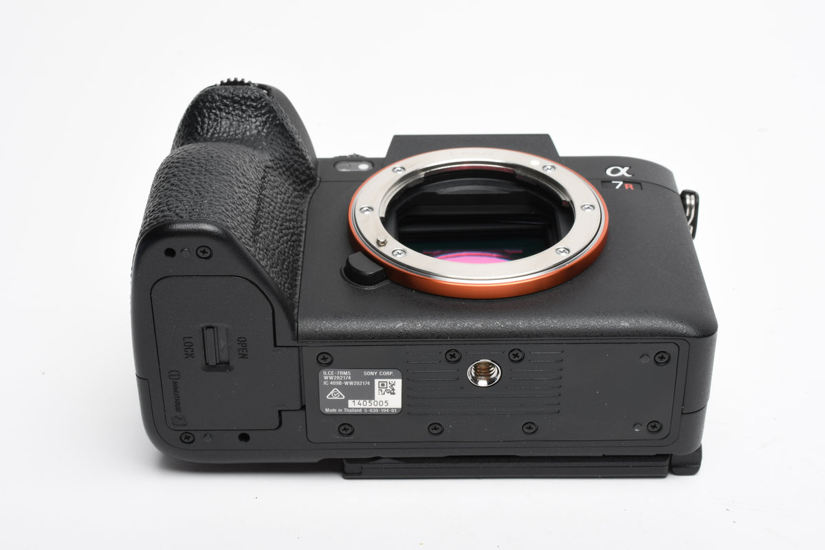 Sony A7R V Mirrorless body, 72K Acts, batt, Very clean! Grreat!