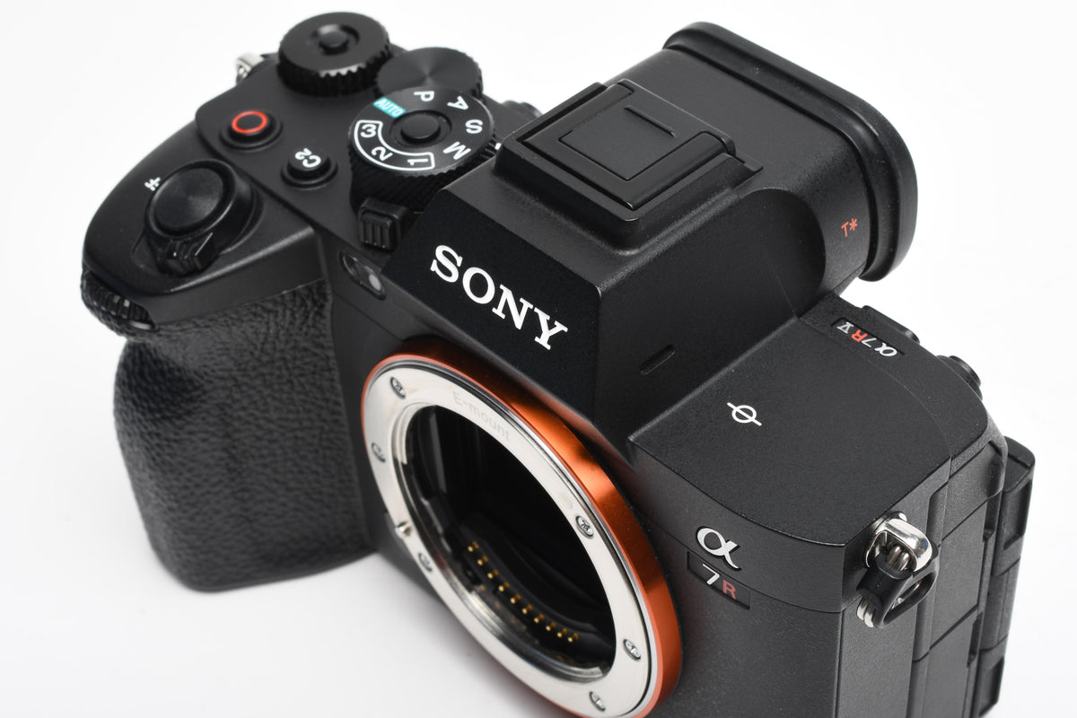 Sony A7R V Mirrorless body, 72K Acts, batt, Very clean! Grreat!