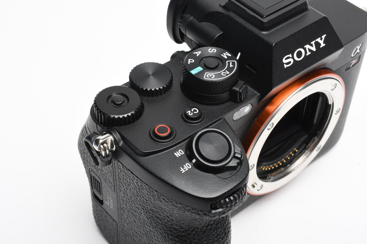 Sony A7R V Mirrorless body, 72K Acts, batt, Very clean! Grreat!