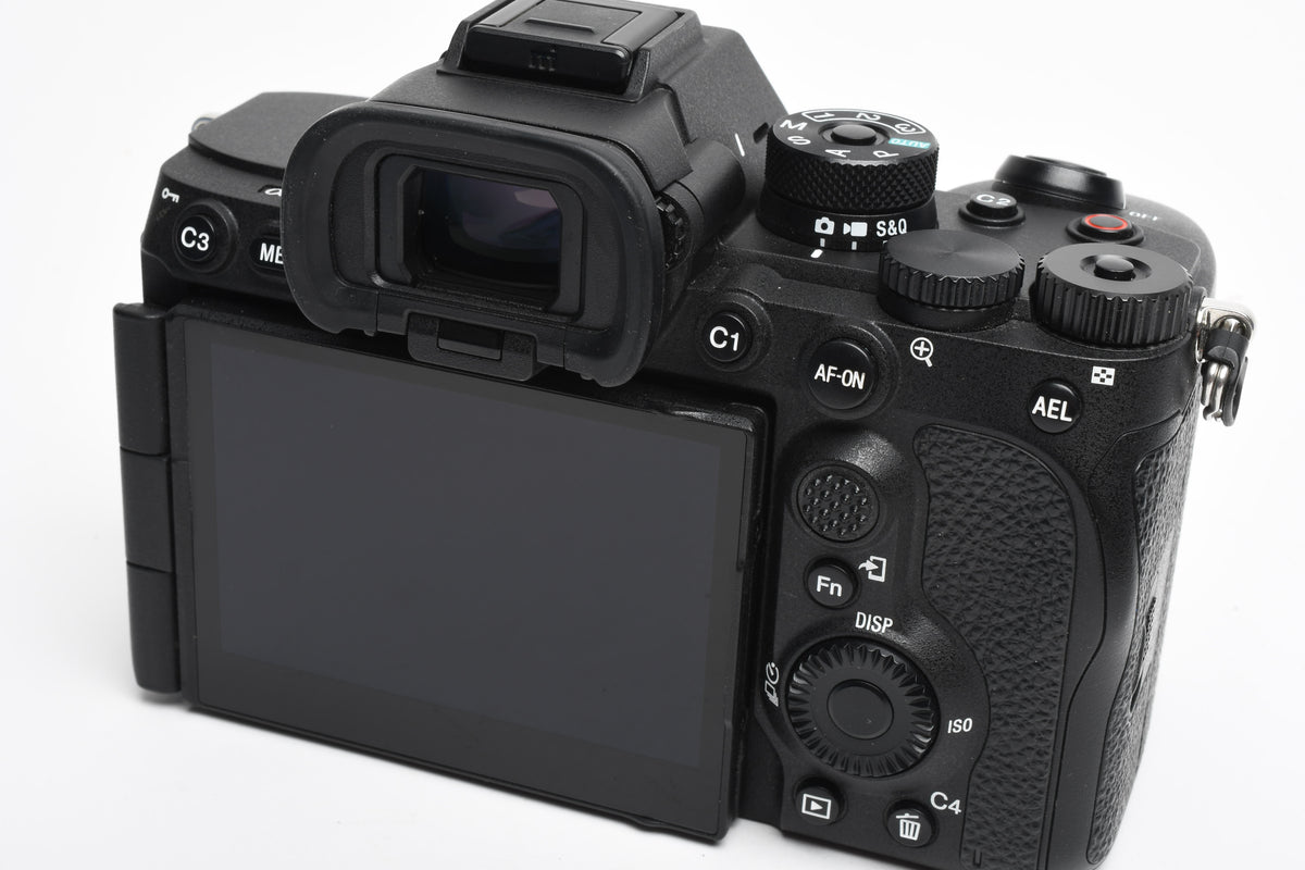 Sony A7R V Mirrorless body, 72K Acts, batt, Very clean! Grreat!