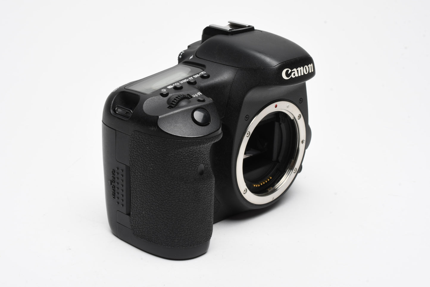 Canon EOS 7D 18MP DSLR body w/ 2 batts, charger, eyecup, 32GB CF, 14K acts!