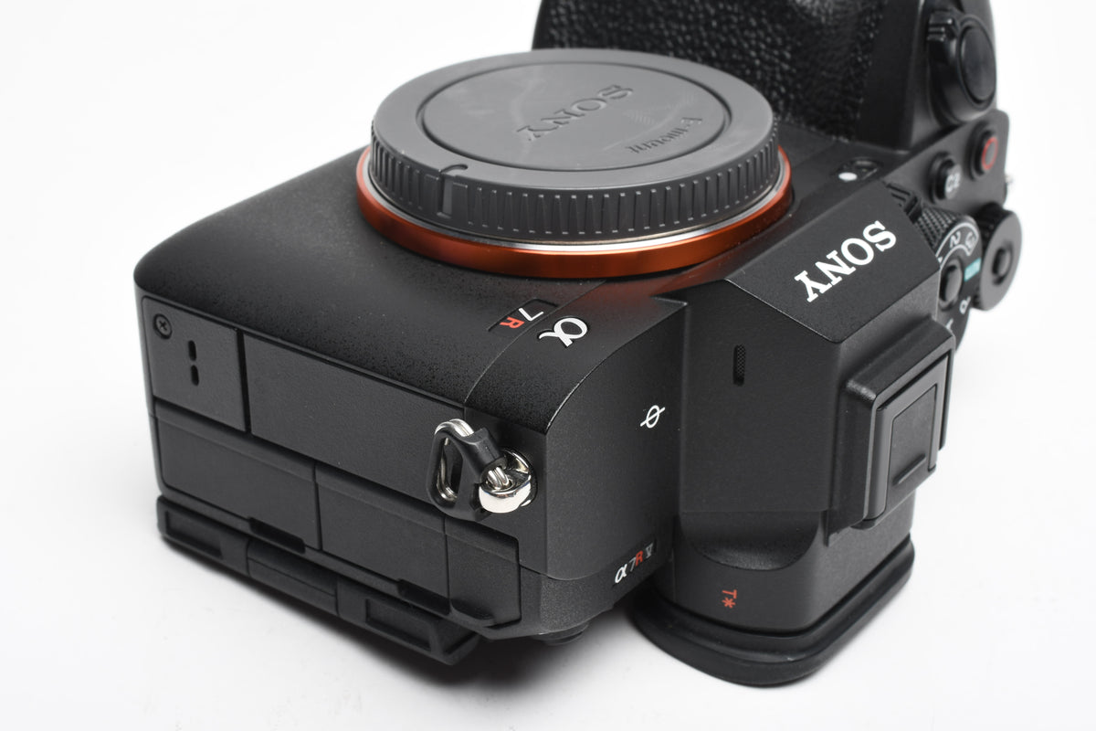 Sony A7R V Mirrorless body, 72K Acts, batt, Very clean! Grreat!