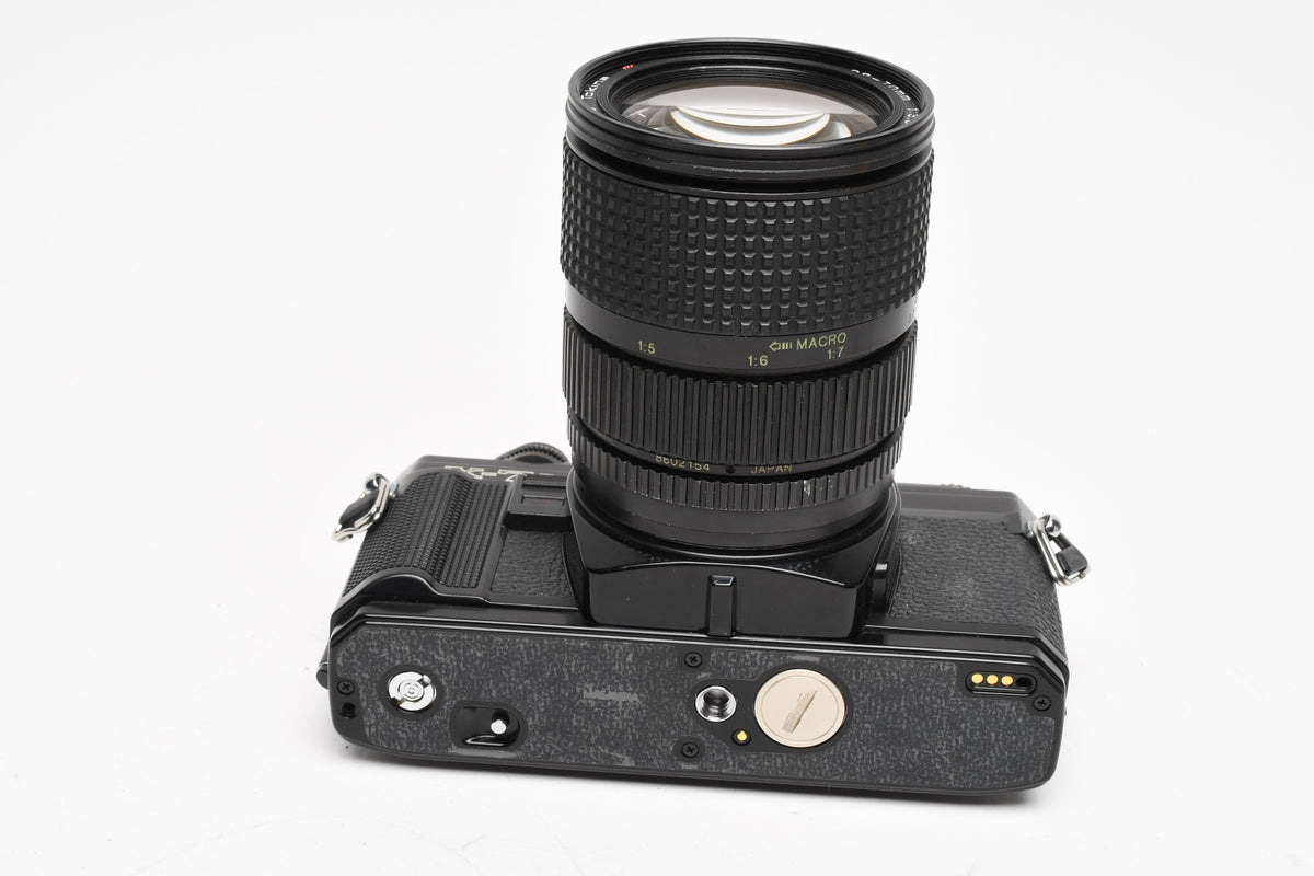 Minolta X-7A 35mm SLR w/28-70mm F3.5-4.5 Zoom lens, New Seals, Strap
