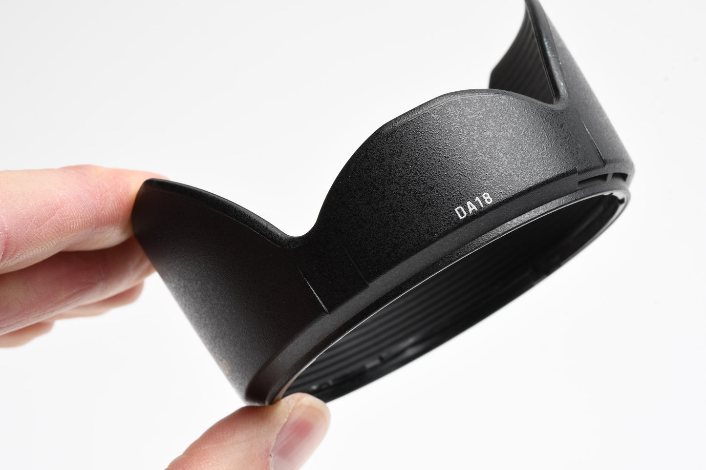 Tamron DA18 Petal lens hood for 18-250mm 18-270mm F3.5-6.3 lenses
