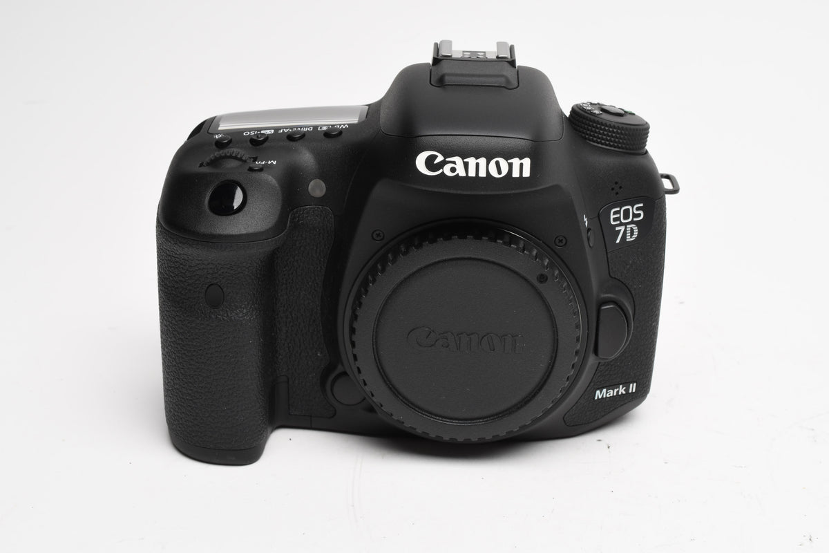 Canon EOS 7D Mark II DSLR Body w/batt, charger, Only 560 Acts!! Mint-