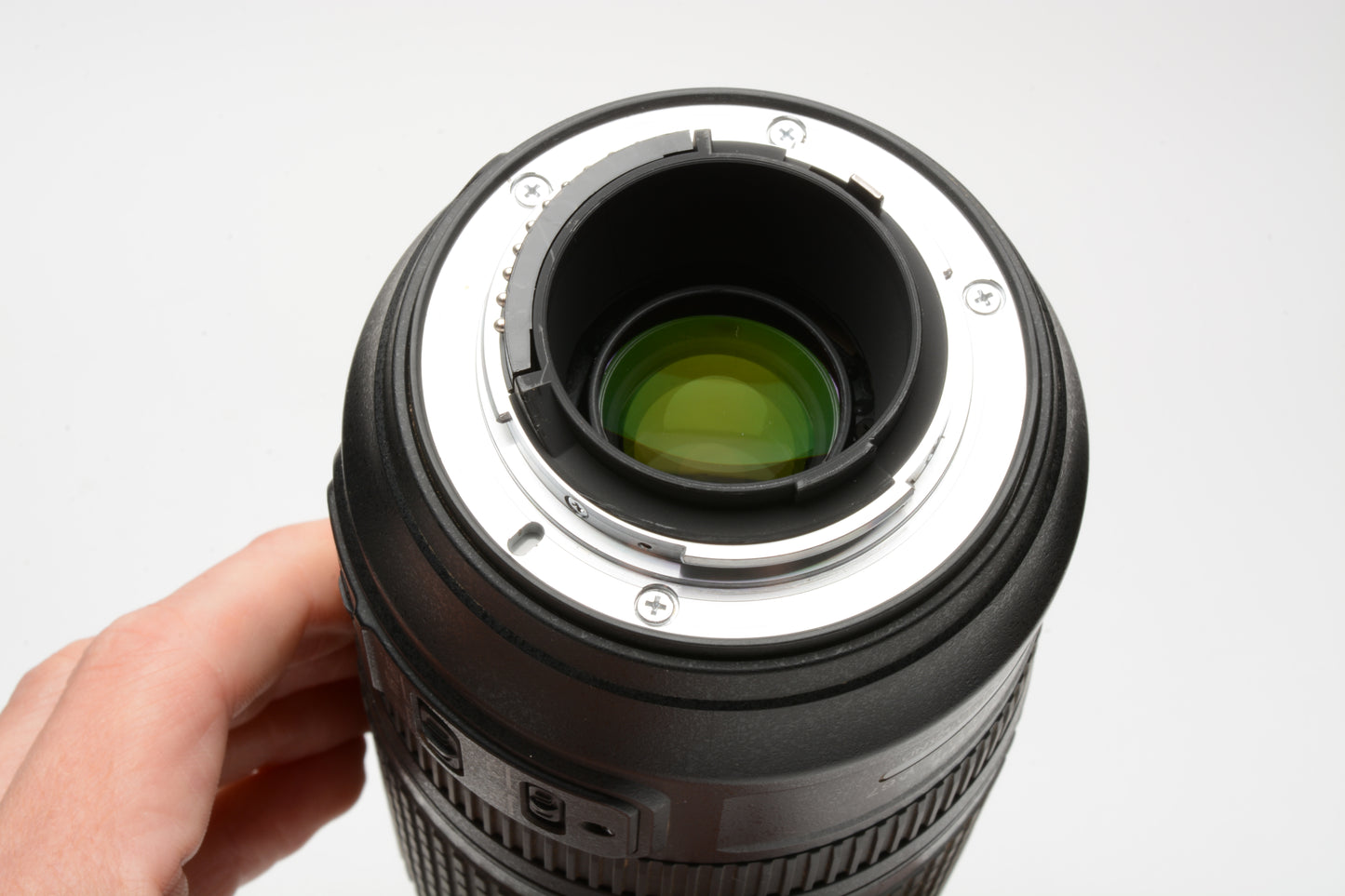 Nikon AF-S Nikkor 70-300mm f4.5-5.6G ED VR zoom lens, caps, pouch, Great!