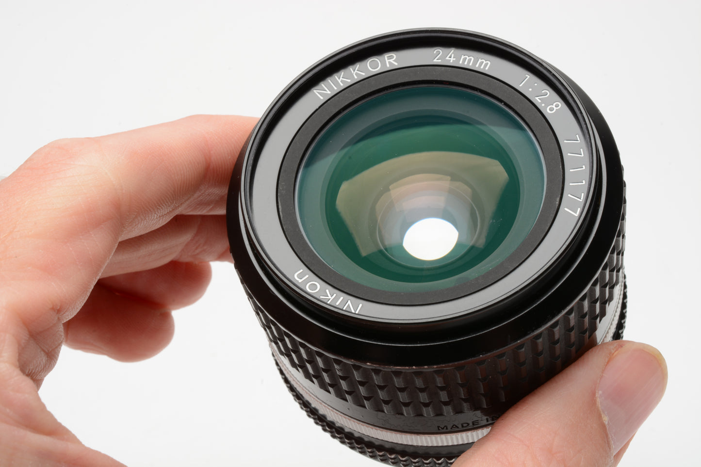 Nikon Nikkor Ai-S 24mm f2.8 MF Wide angle lens, UV, Clean and sharp!