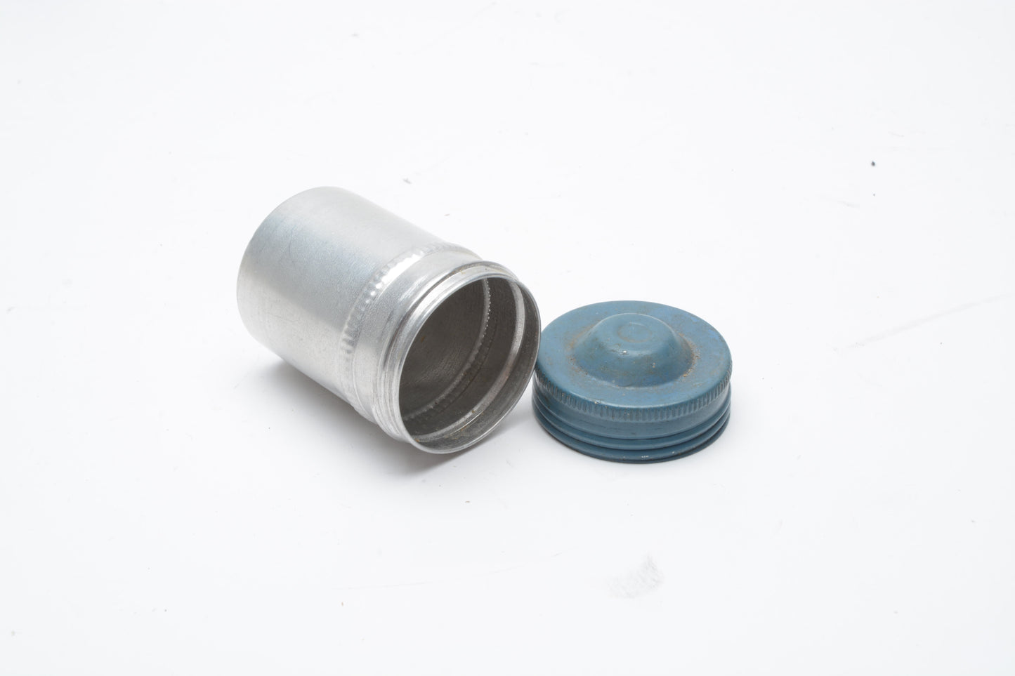 4x silver metal film canisters for 35mm film, clean