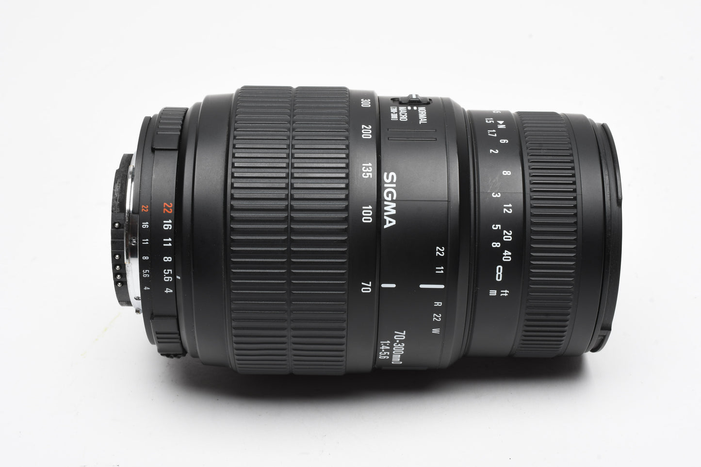 Sigma AF 70-300mm D f4-5.6 Zoom Nikon F Mount, hood+caps, Clean!