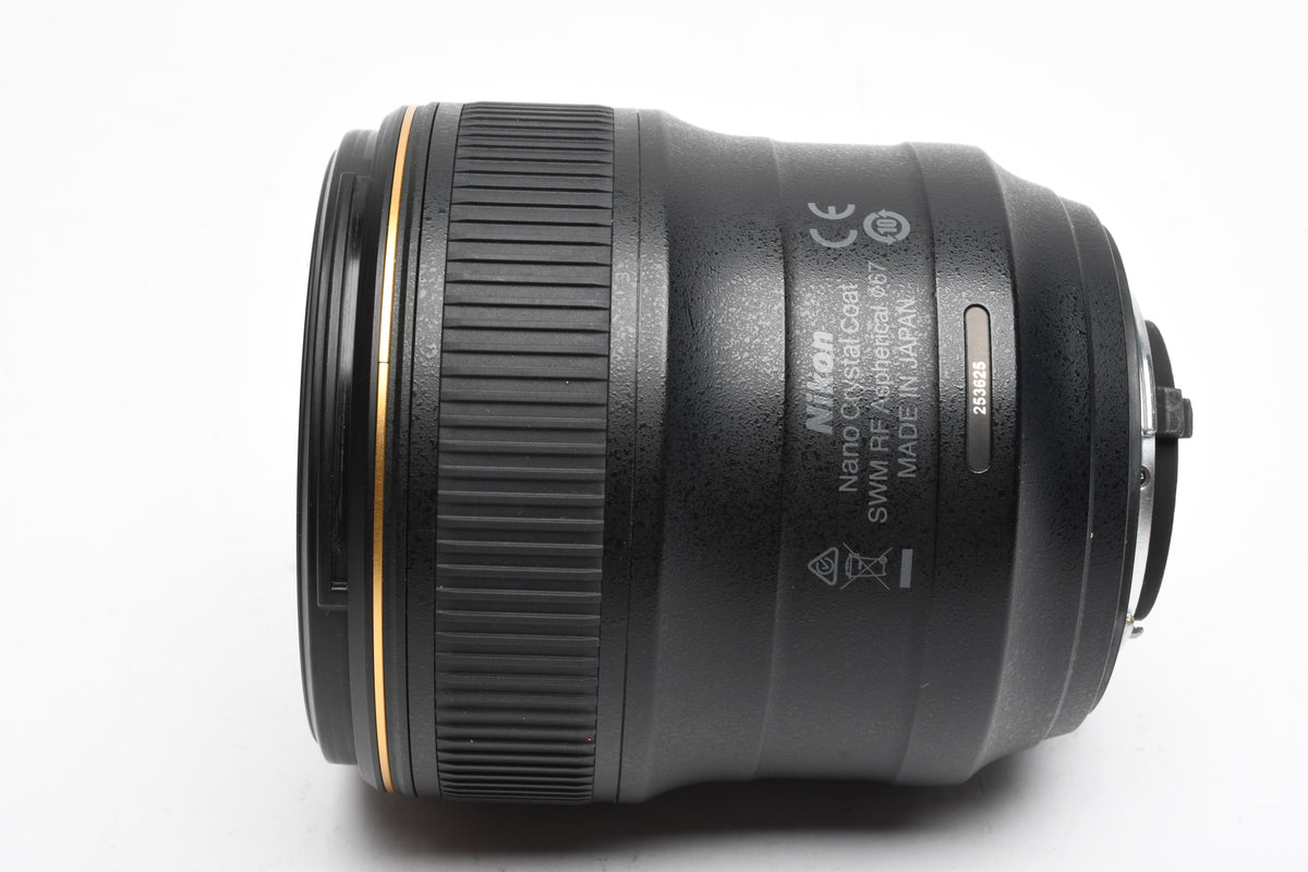 Nikon Nikkor AF-S 35mm f1.4 G Lens w/Hood, Caps, Mint-