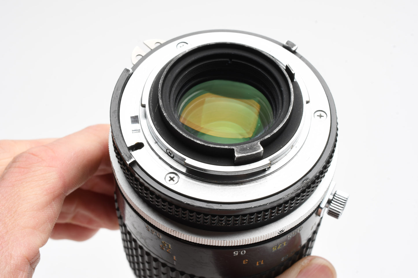 Nikon Micro-Nikkor 105mm F2.8 AIS mount, sharp, caps, *Read