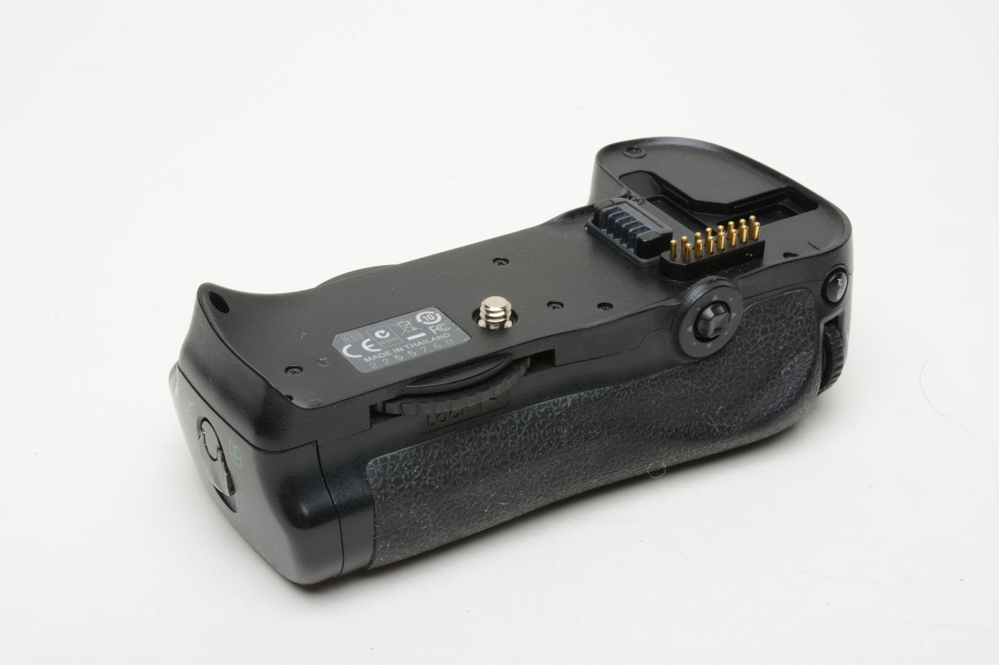 Nikon MB-D10 Vertical Battery Grip + 2X chambers+Batt. *Read