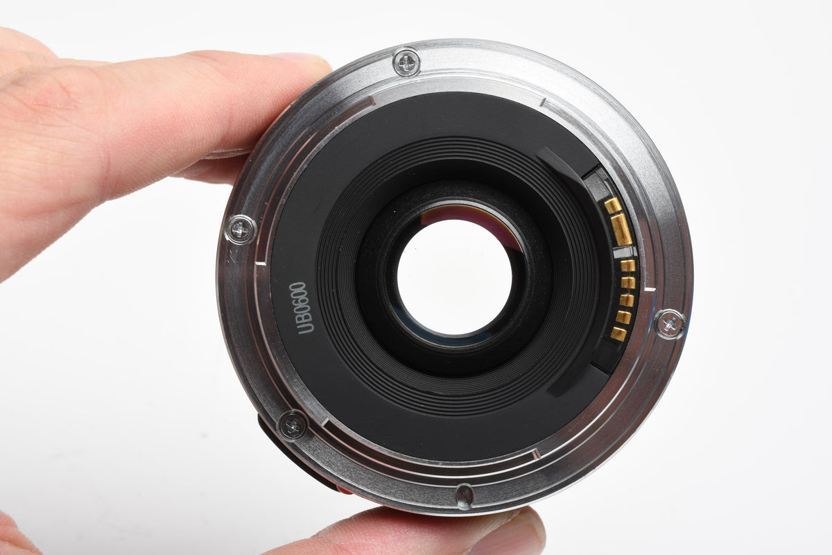 Canon EF 28mm f2.8 wide angle lens w/EW-65II lens hood, NIce and sharp