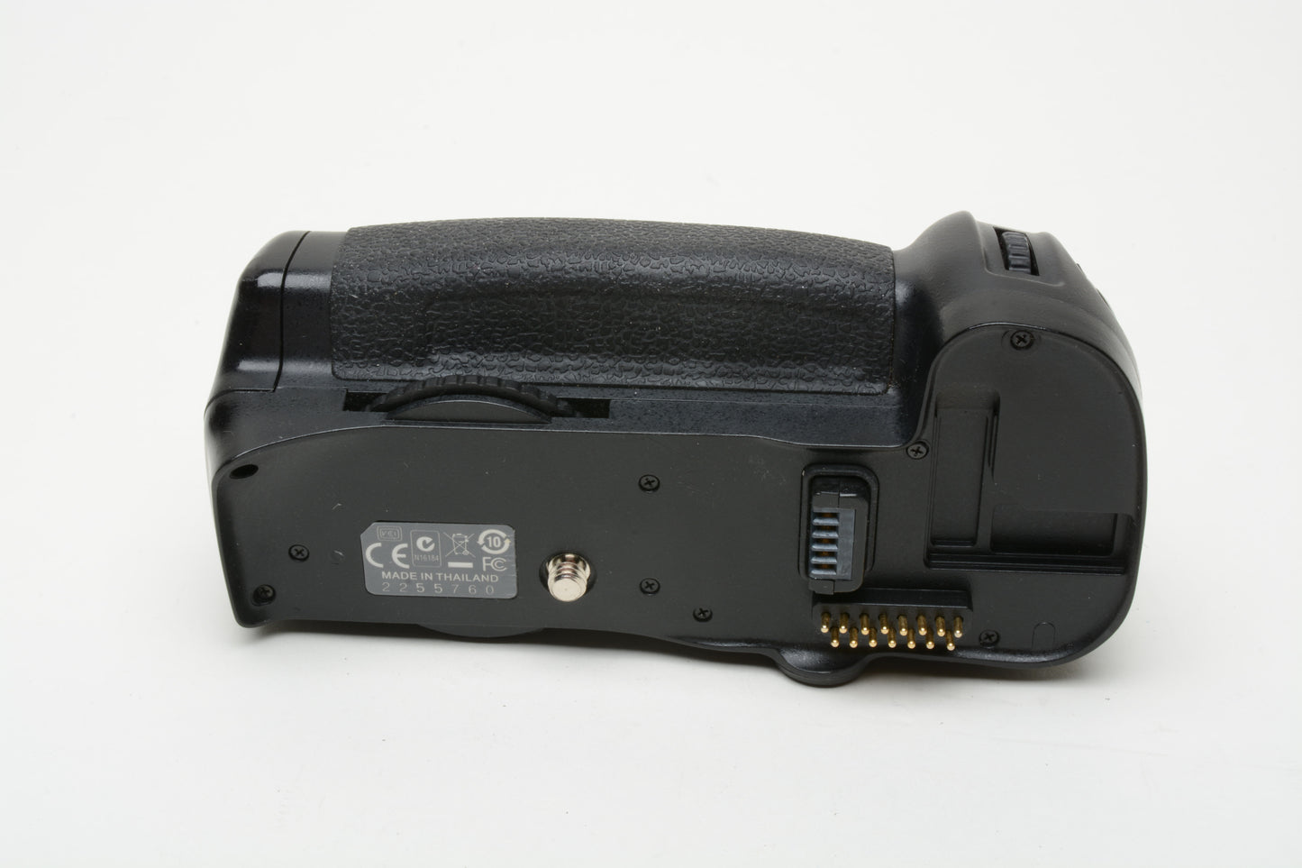 Nikon MB-D10 Vertical Battery Grip + 2X chambers+Batt. *Read