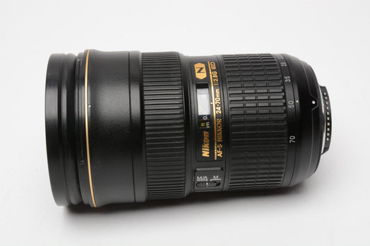 Nikon AFS 24-70mm f2.8G ED SWM Aspherical zoom lens, caps, hood, case, Sharp