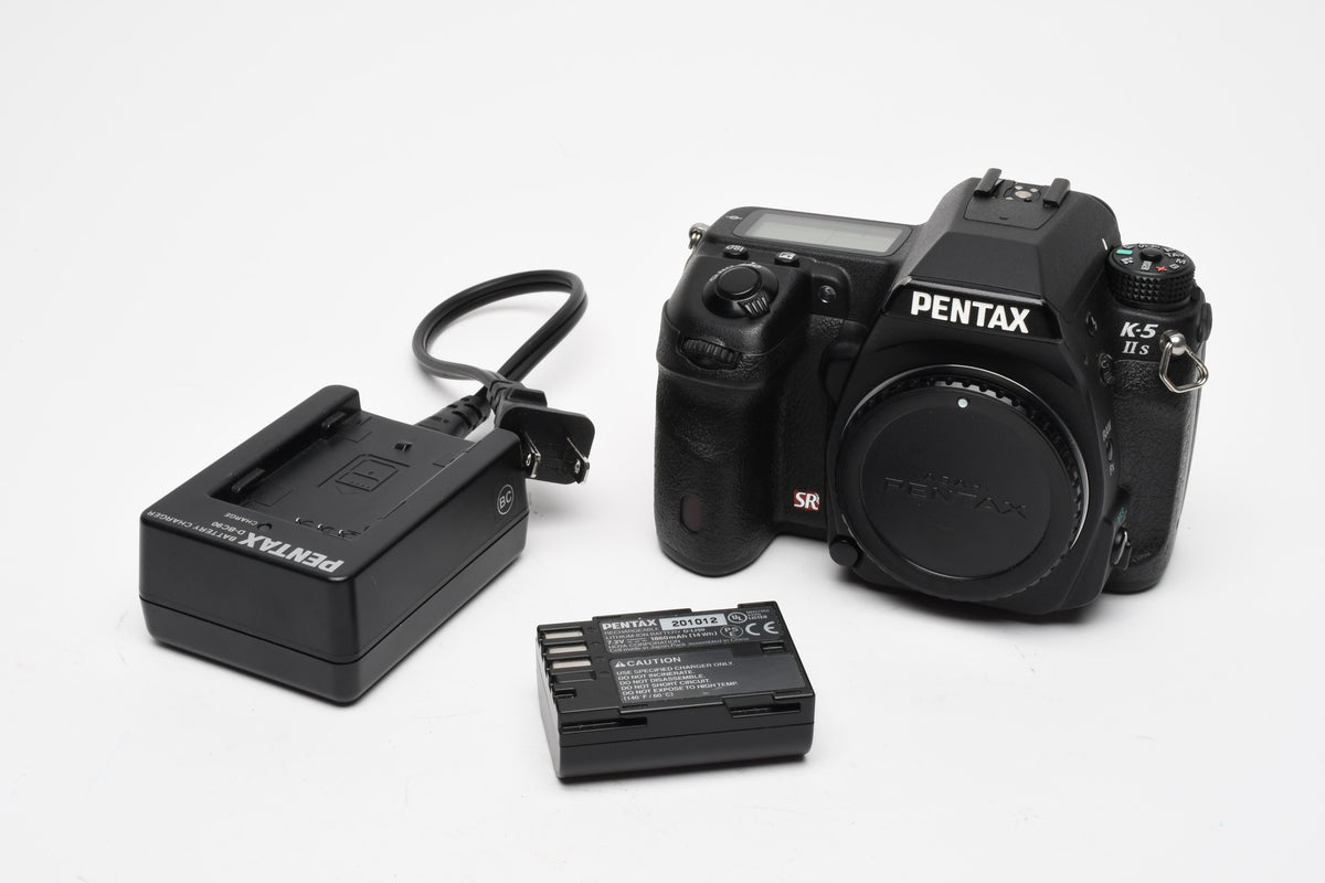 Pentax K5 II DSLR Body, 143K Acts, Batt, charger, Tested, Great!