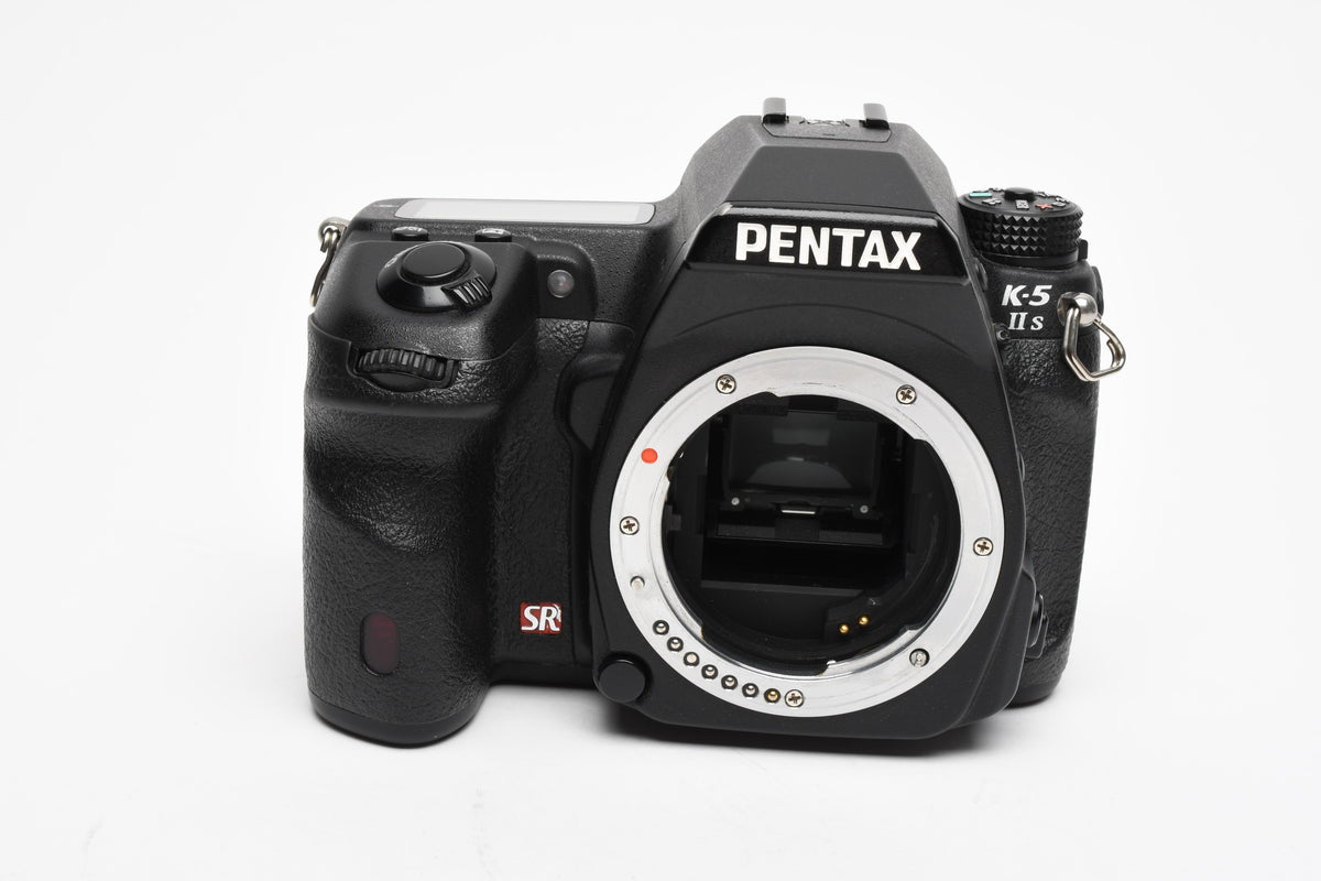 Pentax K5 II DSLR Body, 143K Acts, Batt, charger, Tested, Great!
