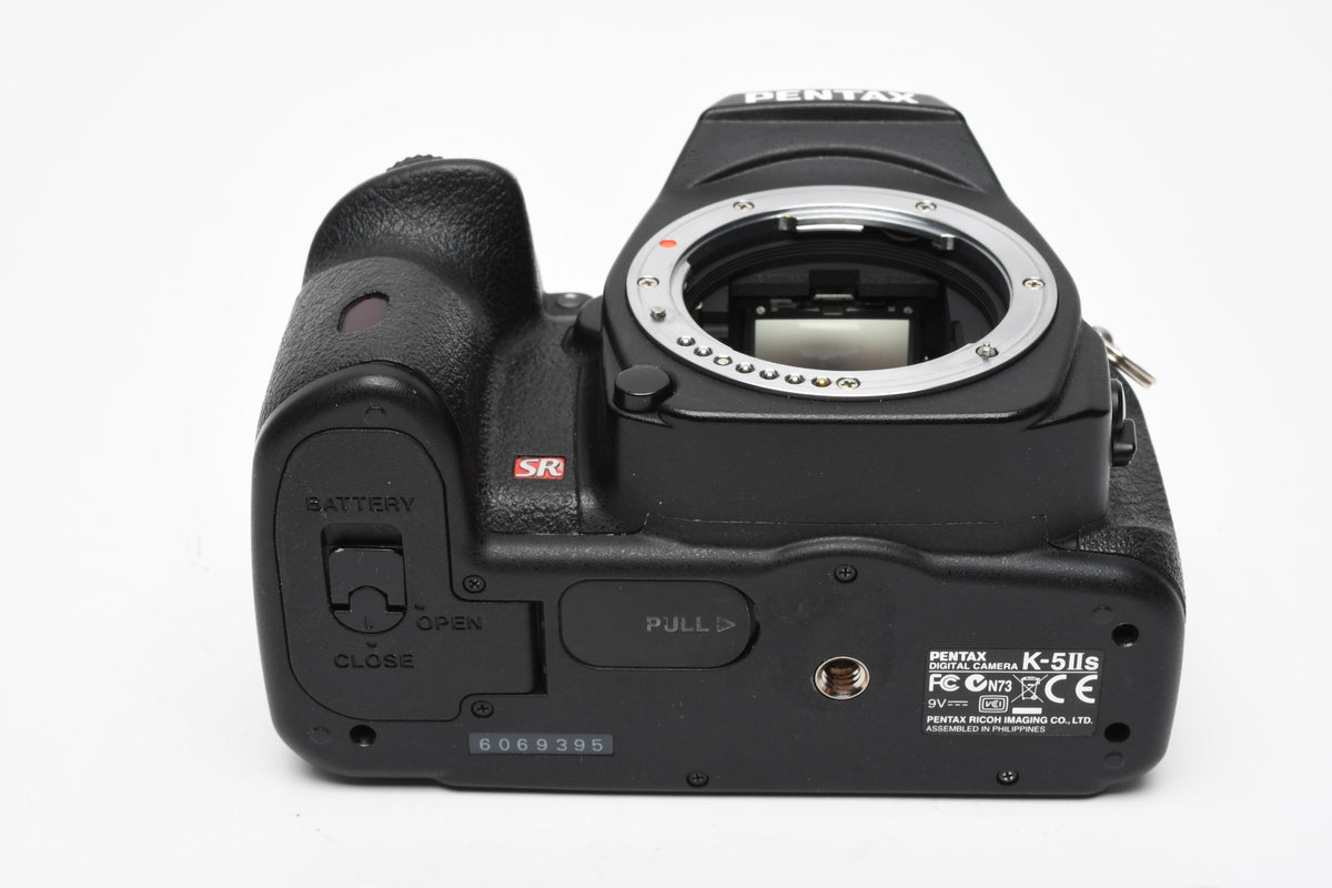 Pentax K5 II DSLR Body, 143K Acts, Batt, charger, Tested, Great!