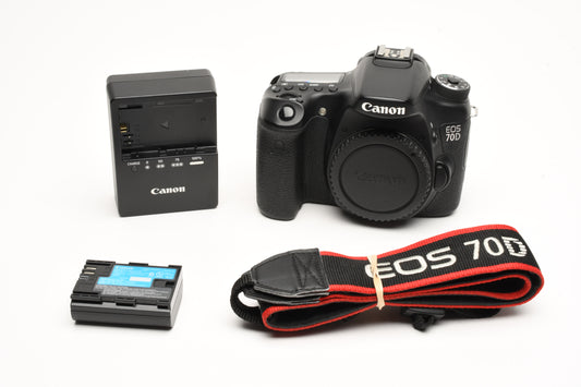 Canon EOS 70D DSLR Body w/batt, charger, strap, Only 15K Acts, Great!