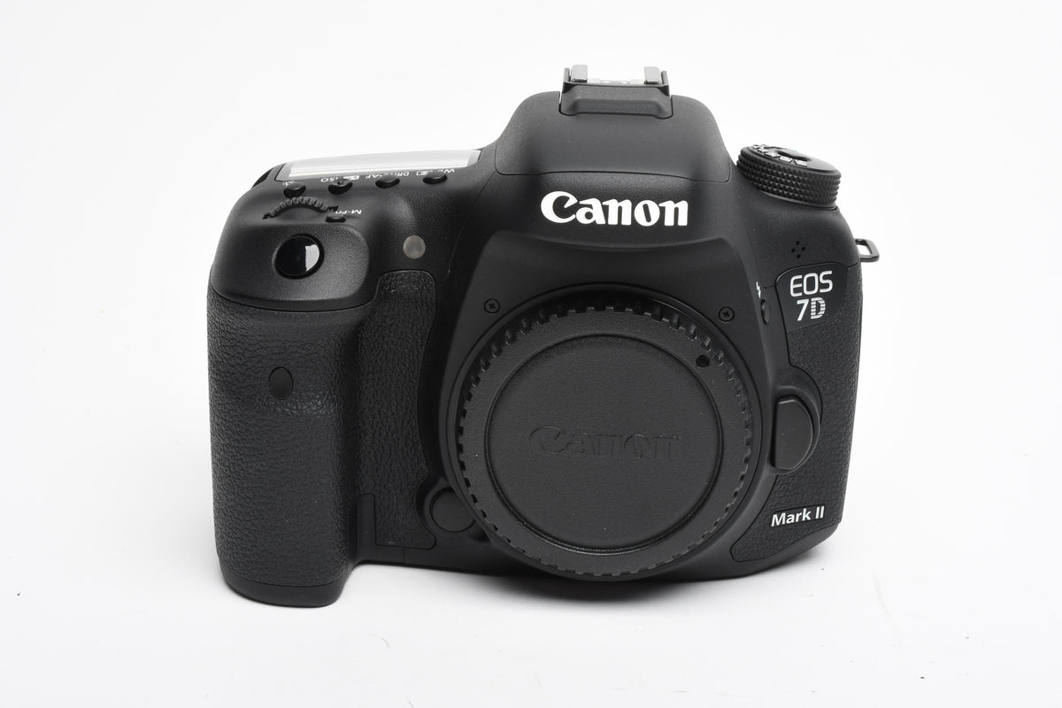Canon EOS 7D Mark II DSLR Body w/batt, charger, Only 298 Acts!! Mint-