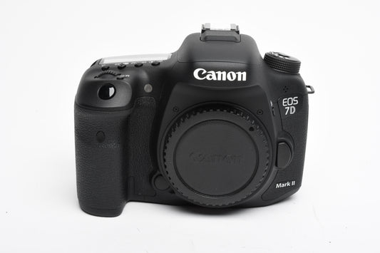 Canon EOS 7D Mark II DSLR Body w/batt, charger, Only 298 Acts!! Mint-