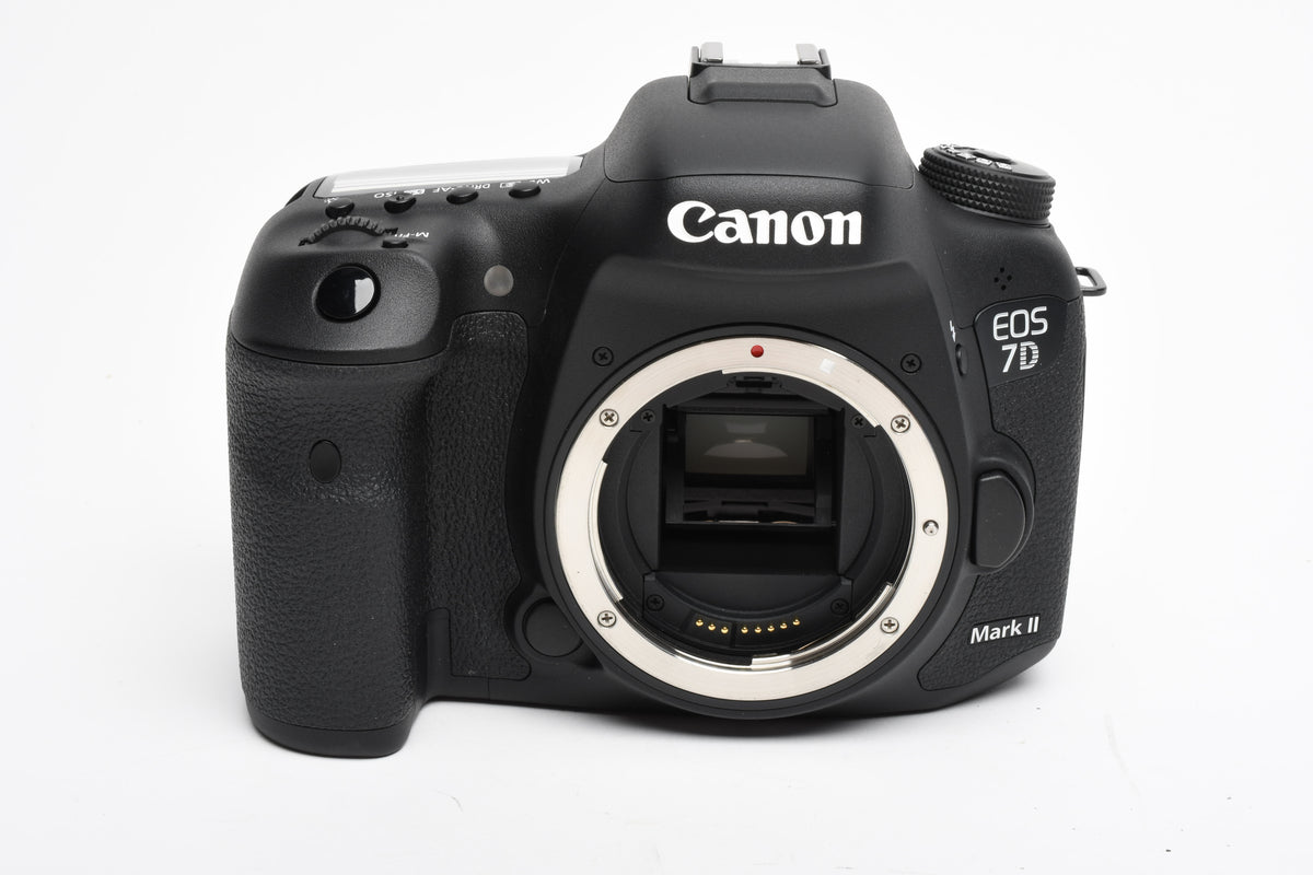 Canon EOS 7D Mark II DSLR Body w/batt, charger, Only 298 Acts!! Mint-
