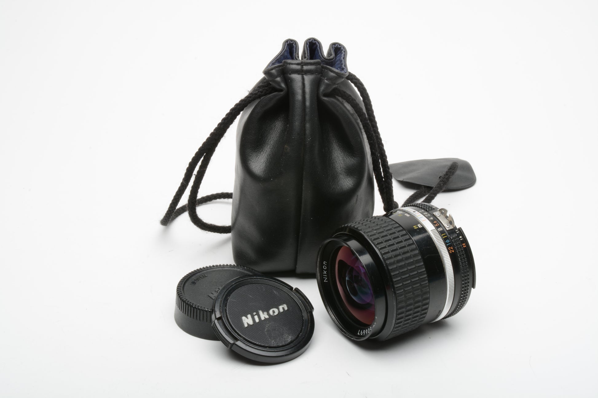 Nikon Nikkor 28mm f2 AI lens, very sharp, caps pouch *Read