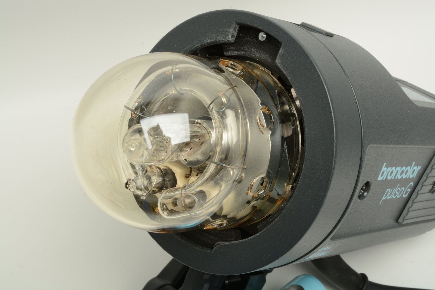 Broncolor Pulso G 3200 Focusing Lamphead w/16' Cord B-32.116.07 Mint-