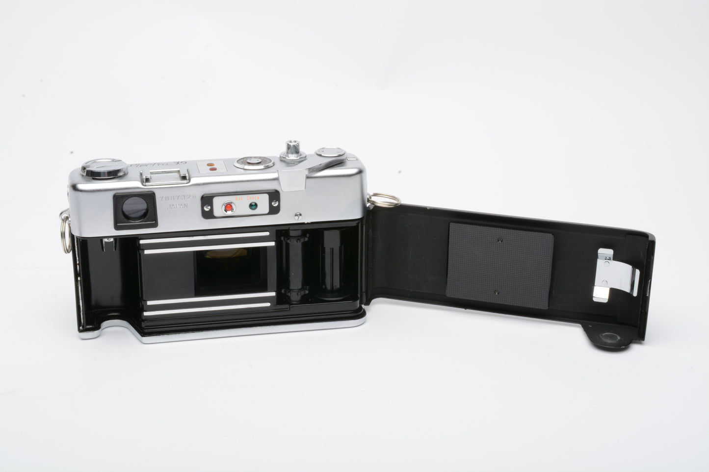 Yashica Electro 35 w/45mm f1.7 lens, battery conversion, tested, accurate, every clean