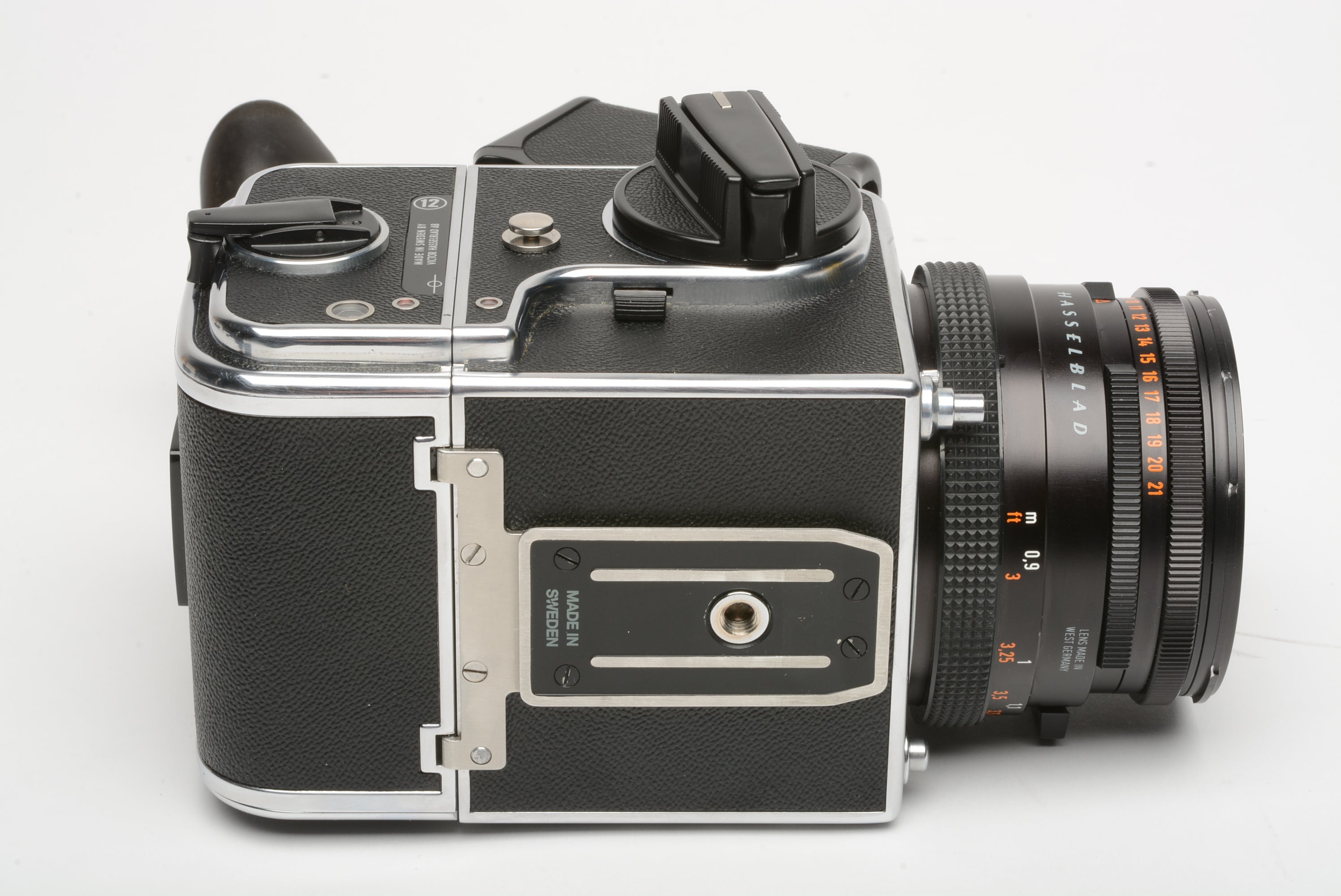 Hasselblad 503CX w/Planar 80mm f2.8, PME3 prism, a12 back, hood, cap,  tested, Clean!!
