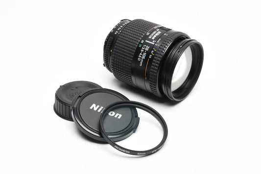 Nikon AF Nikkor 28-105mm f3.5-4.5D macro zoom lens, Caps + UV