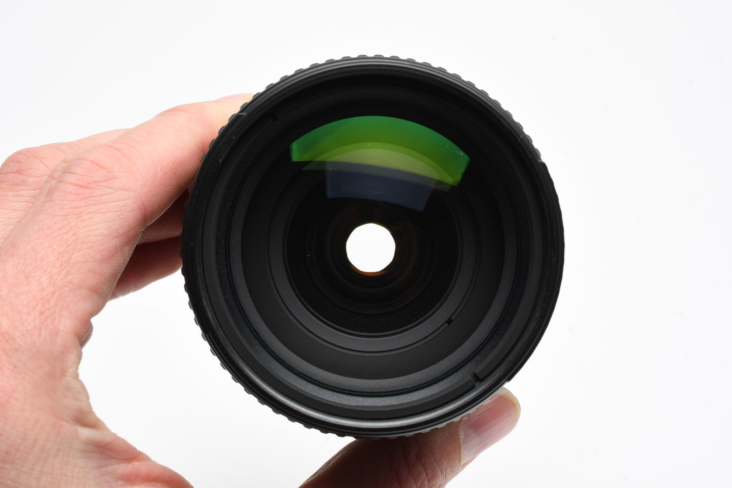 Nikon AF Nikkor 28-105mm f3.5-4.5D macro zoom lens, Caps + UV