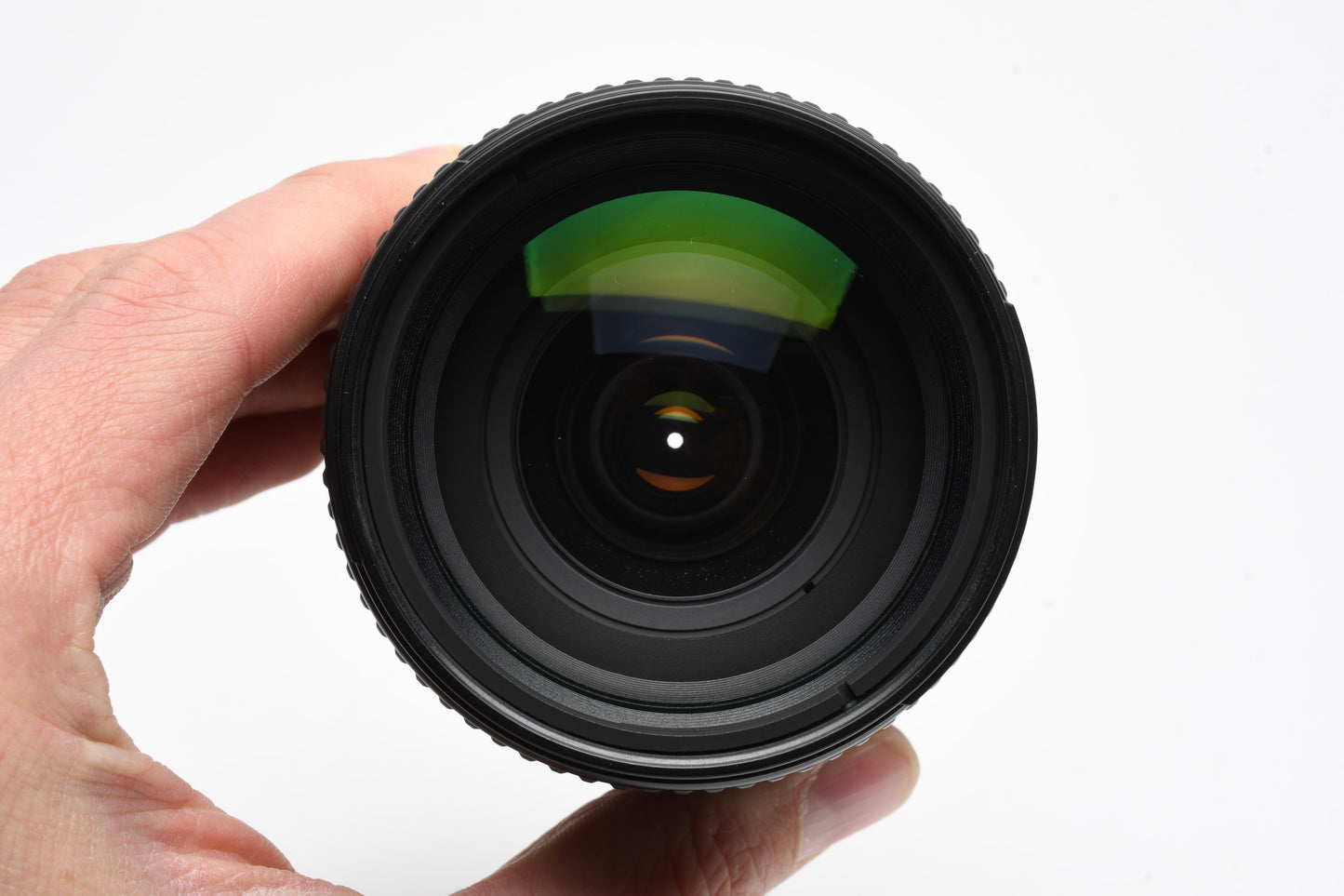 Nikon AF Nikkor 28-105mm f3.5-4.5D macro zoom lens, Caps + UV