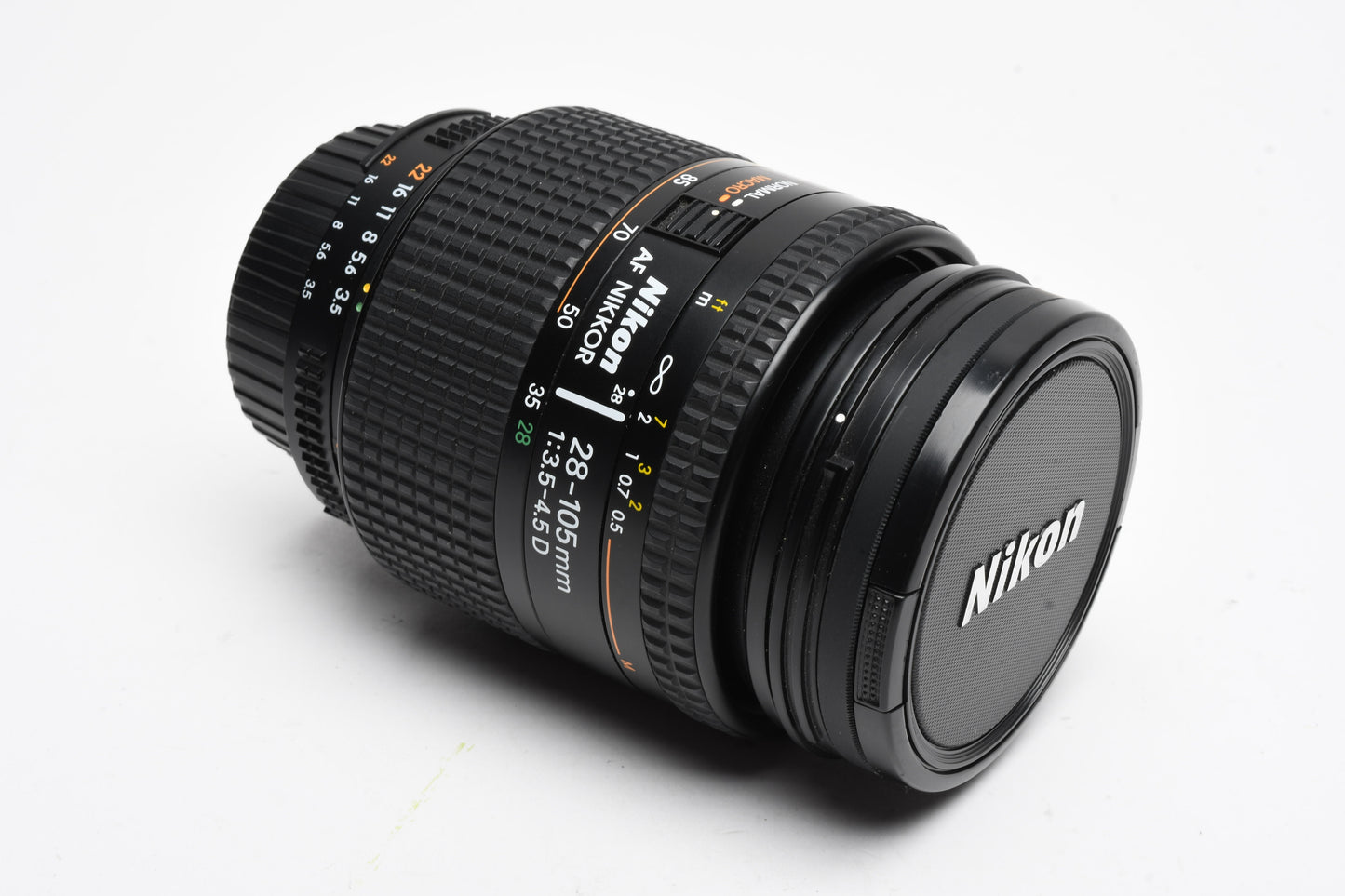 Nikon AF Nikkor 28-105mm f3.5-4.5D macro zoom lens, Caps + UV