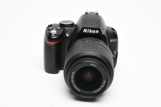 Nikon D3000 DSLR w/AFS 18-55mm f3.5-5.6G VR, batt+charger+books, Great!