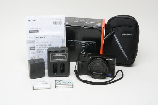 Sony RX100 VII Bundle, Mint, less than 10 images taken, grip, case, 2batts, boxed