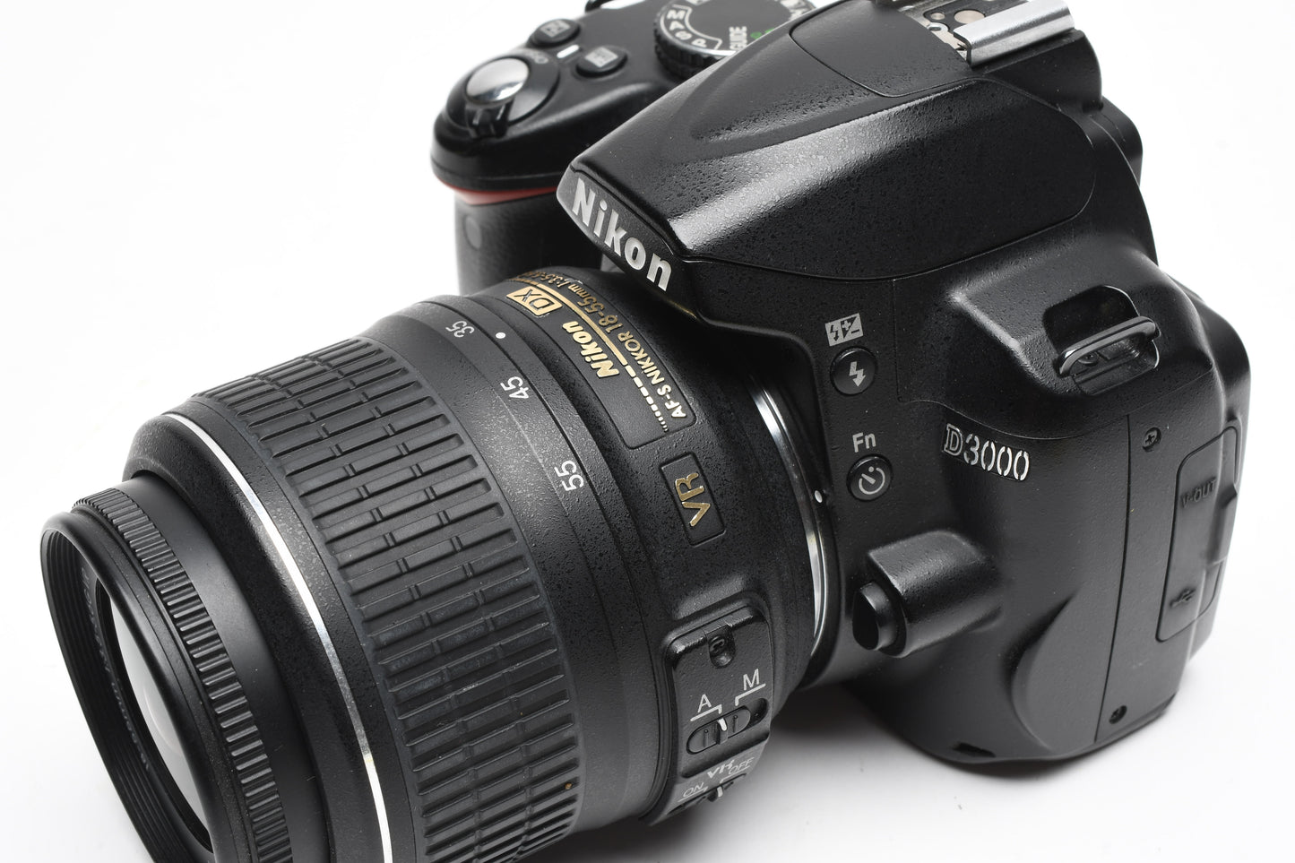 Nikon D3000 DSLR w/AFS 18-55mm f3.5-5.6G VR, batt+charger+books, Great!