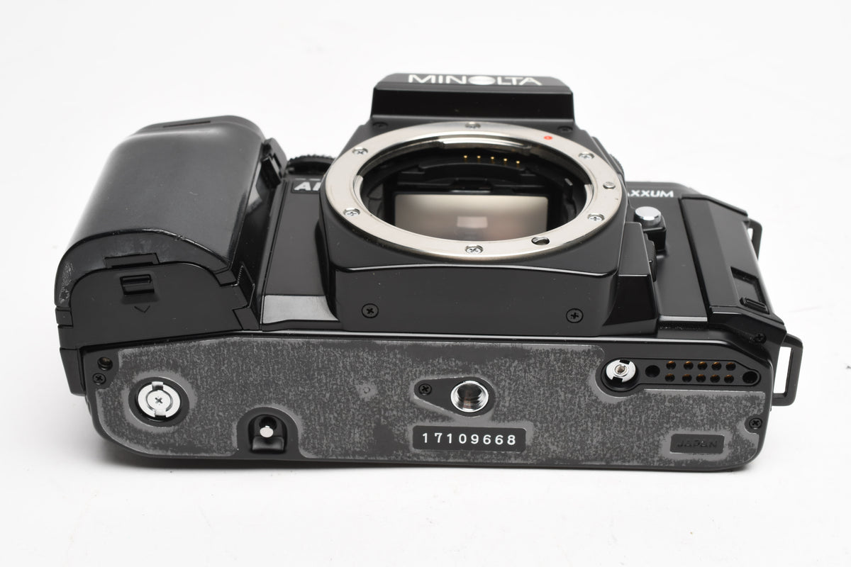 Minolta Maxxum AF 9000 35mm SLR Body w/ Strap, Manual, Tested