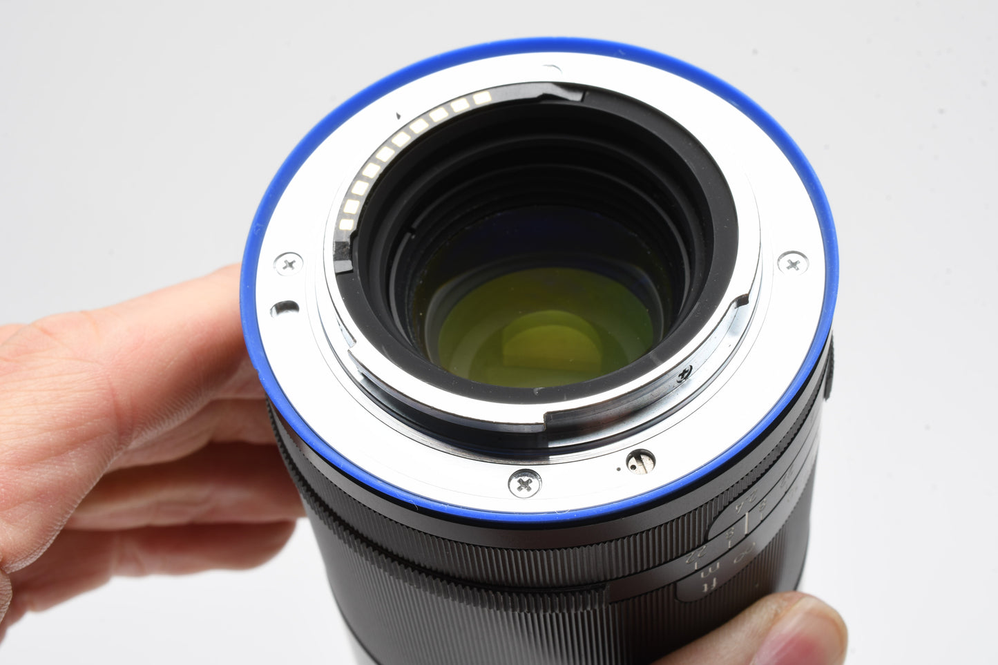Zeiss Loxia 85mm f2.4 Sonnar T* Lens Sony E Mount, Mint, Boxed